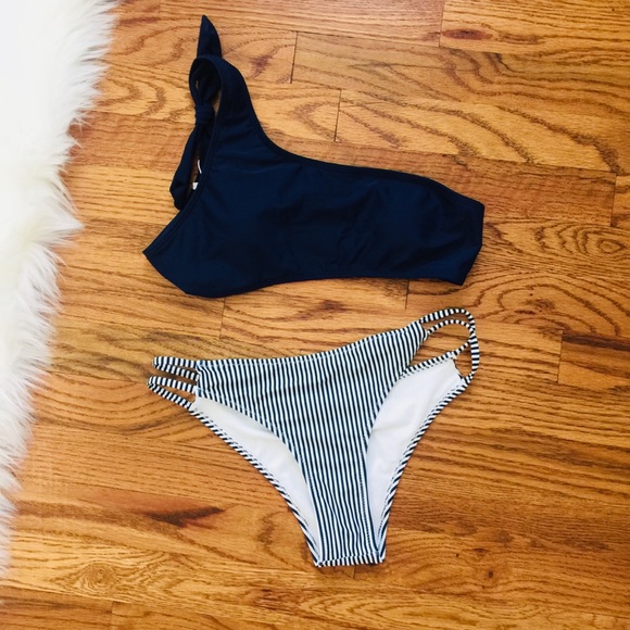 NEW Navy One Shoulder Striped Bottoms Bikini | M - Picture 3 of 5